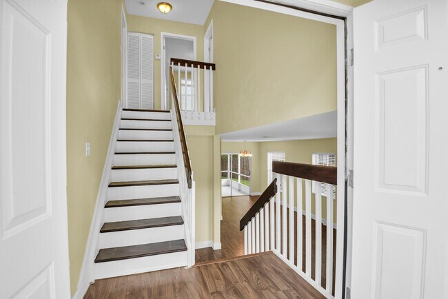 Building Photo - 6279 Island Way