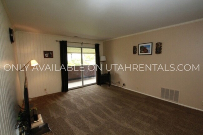 Foto del edificio - 258 W Garden Park