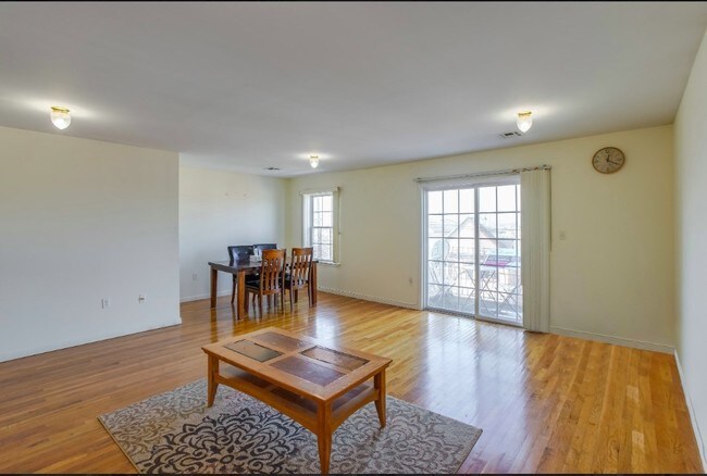 Foto del edificio - 642 Liberty Ave