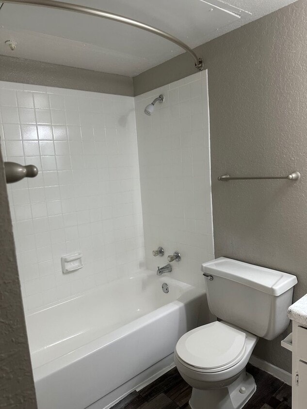 Building Photo - Spacious Two Bedroom Townhome with Private Patio!