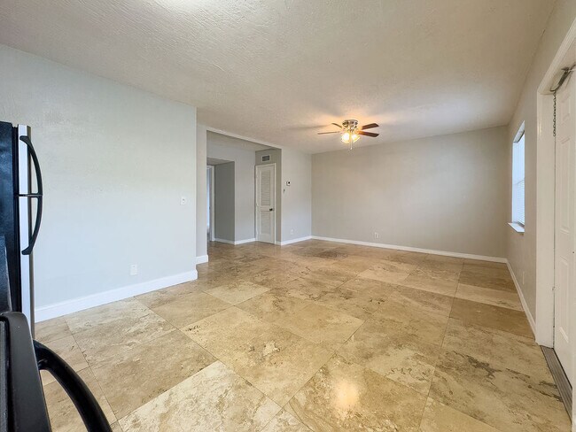 Foto del edificio - 1470 N Dixie Hwy