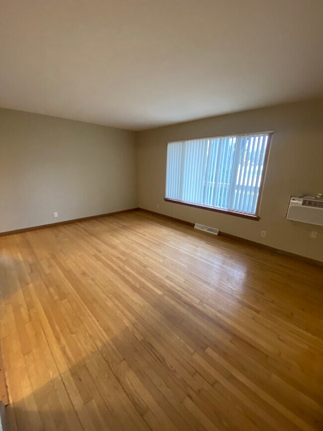 Sala de estar - Evergreen Terrace Apartments