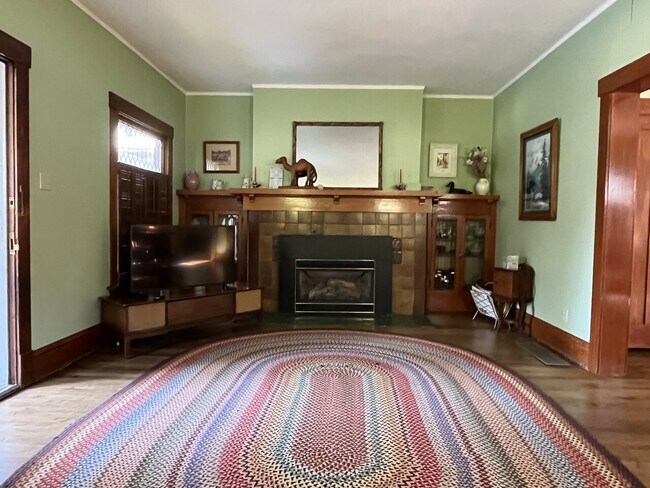 Building Photo - 247 Cedar