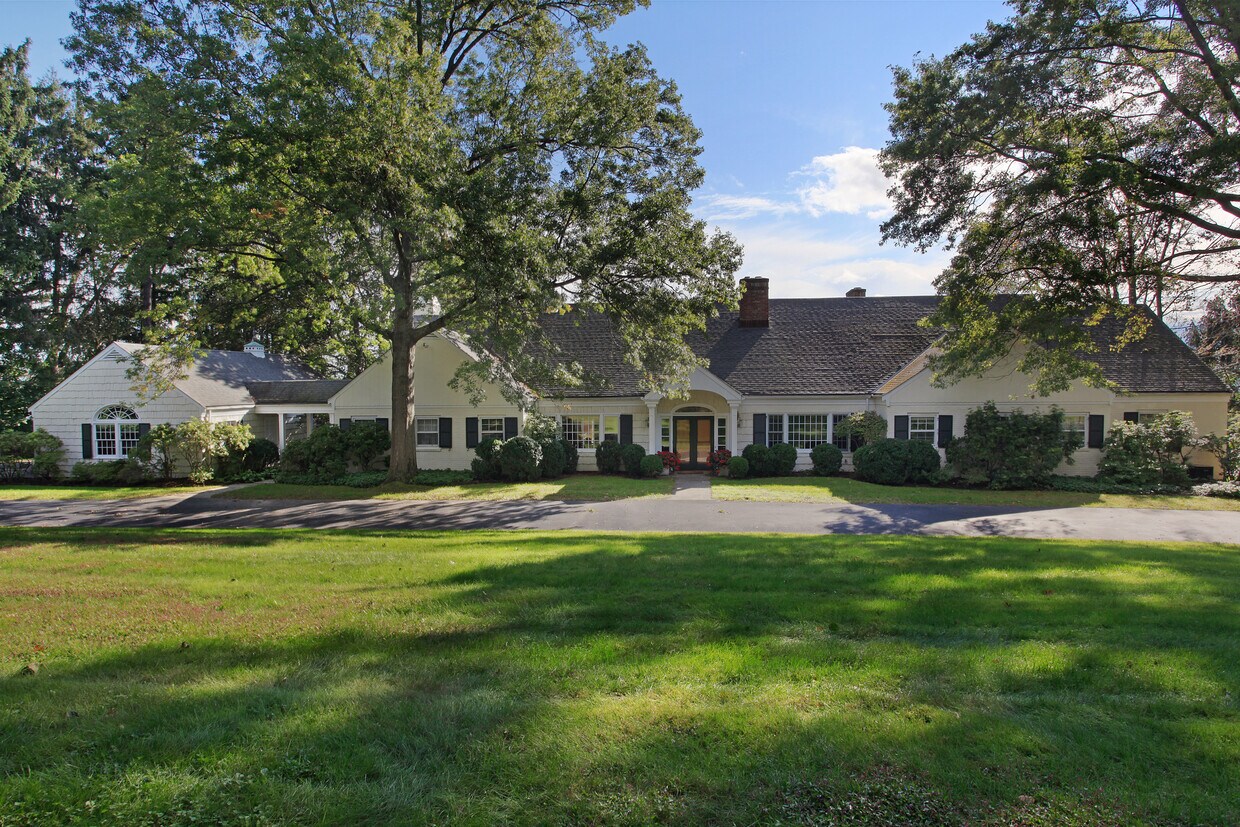 33 Skyridge Rd, Greenwich, CT 06831 House for Rent in Greenwich, CT