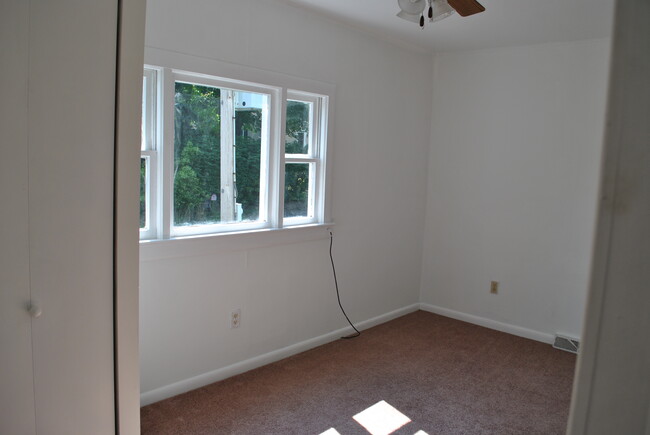 Bedroom with nice window - 1412 Farragut St