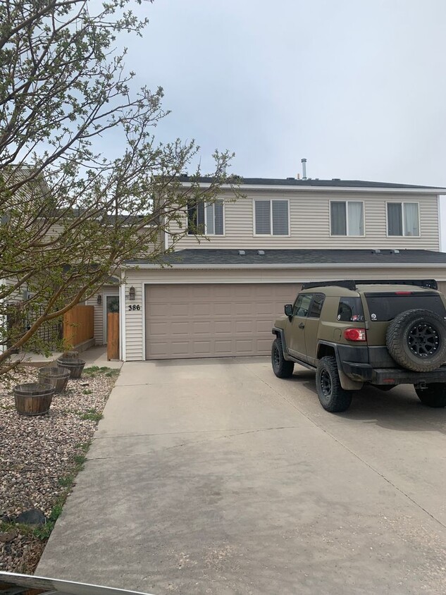 Primary Photo - 3 BEDROOM, 2.5 BATHROOM TWINHOME WITH 2 CA...