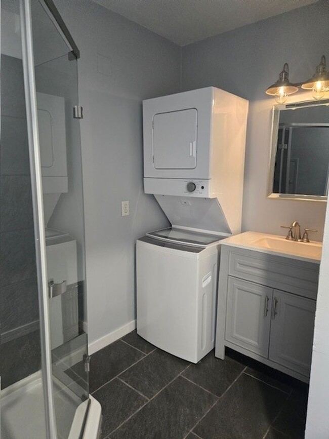 Building Photo - Private Studio Apartment