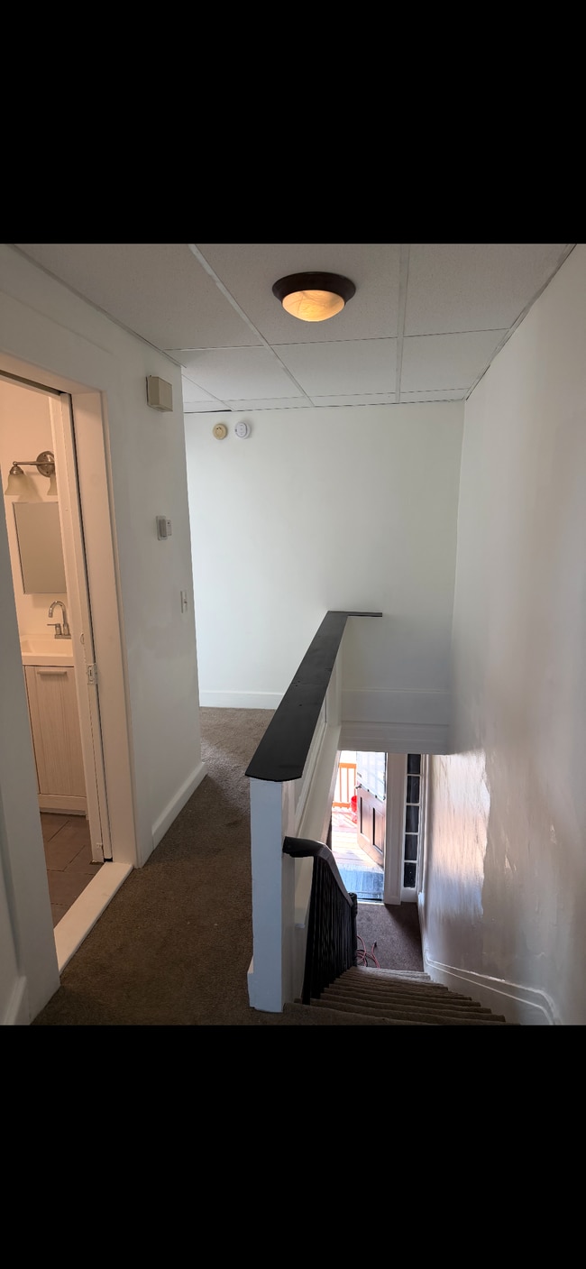 Building Photo - 828 2nd St