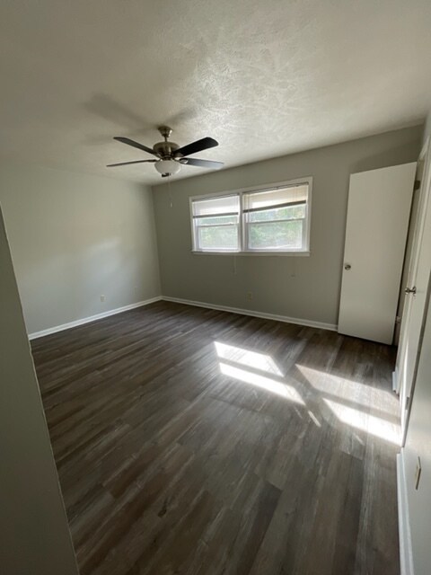 Foto del edificio - 3209 Tallywood Dr