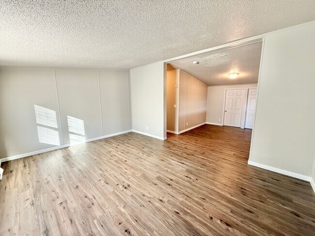 Foto del edificio - 2845 E 14th St