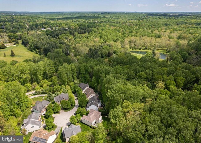 Foto del edificio - 6263 Trotter Rd