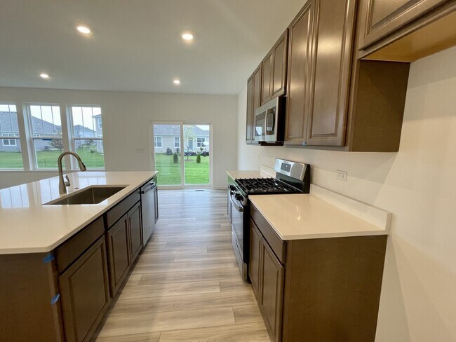 Building Photo - 25550 W Maurice Ln