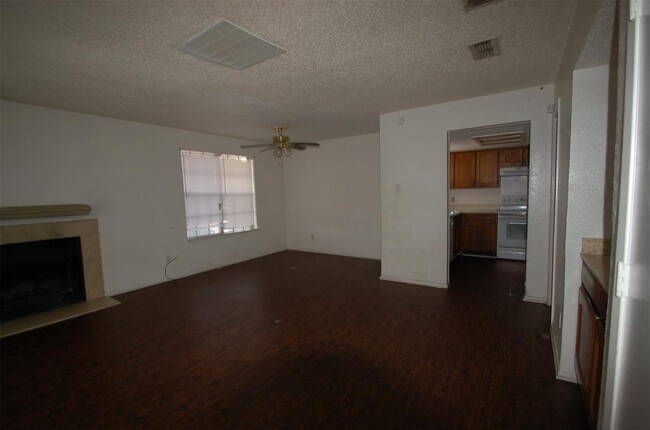 Building Photo - 606 Starlinda Ct