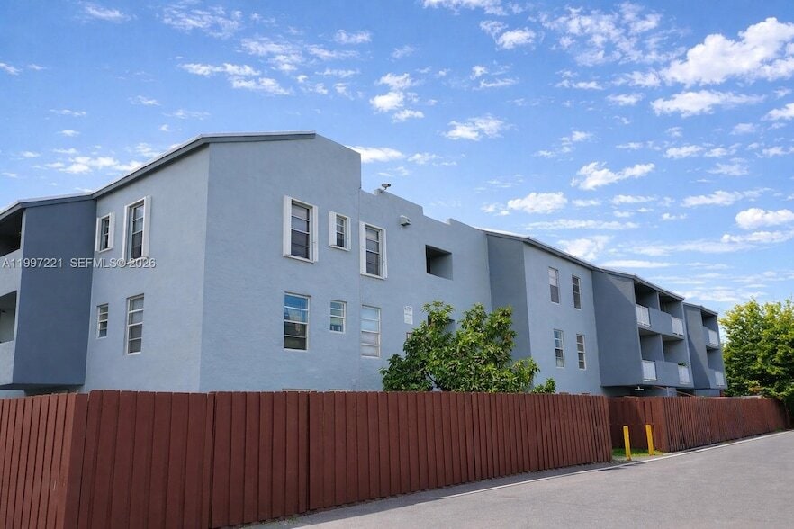 Photo - 1755 W 60th St Unit D212