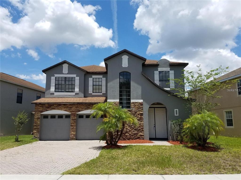 Foto principal - 10041 Lake District Ln