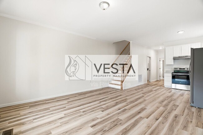 Building Photo - 5 Rolos Wy