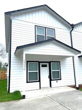 Building Photo - 1313 Ellington St