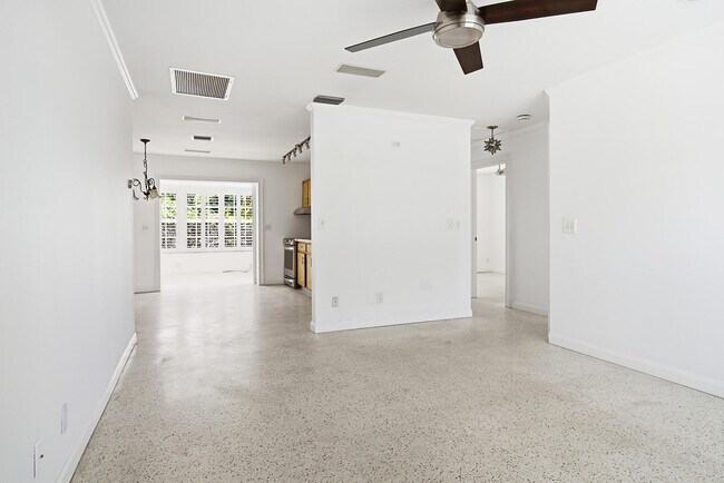 Foto del edificio - 205 Rutland Blvd