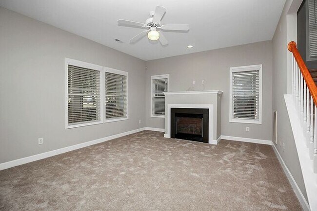 Foto del edificio - Charming 3BD/2.5BA Home in Crosswinds Community!