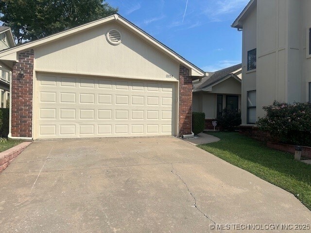 Foto principal - 13054 E 28th Pl