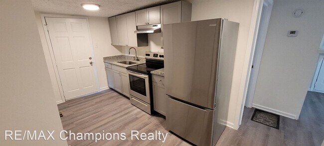 Building Photo - 2 br, 1 bath House - 411 Pinecrest Dr