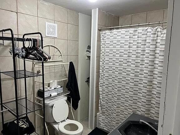 Foto del edificio - 8210 E 6th St