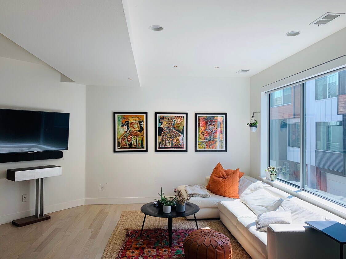 Sala de estar - 3336 Tejon St