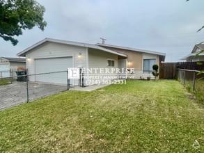 Building Photo - 18623 Bellorita St