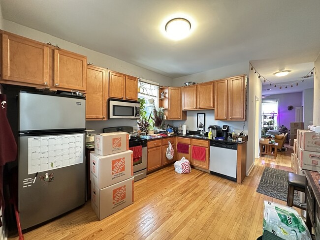 Foto del edificio - 852 W Buckingham Pl