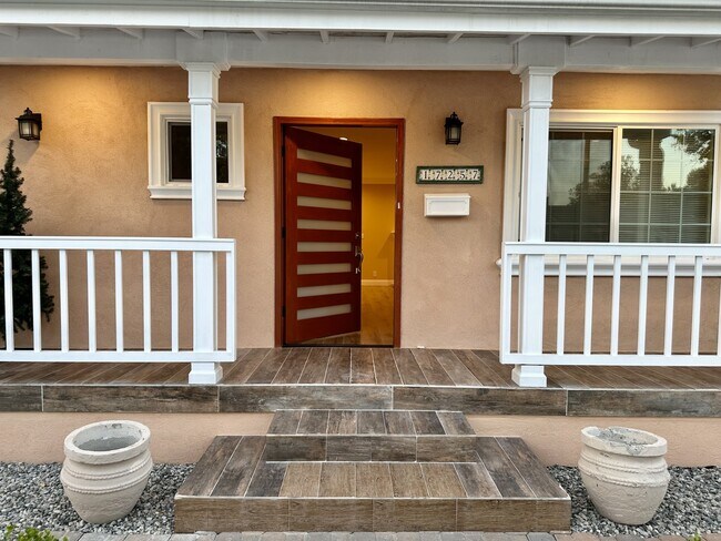Foto del edificio - 17257 Welby Way