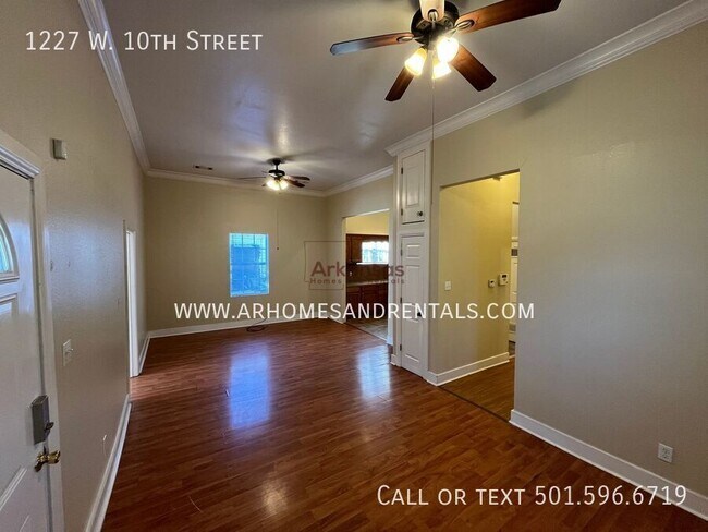 Foto del edificio - 1227 W 10th St