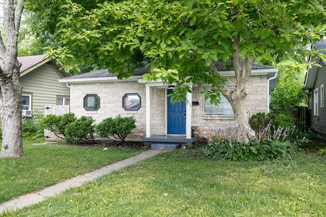 Photo - 2 Bed 1 Bath Available now at 52nd and Primrose! House