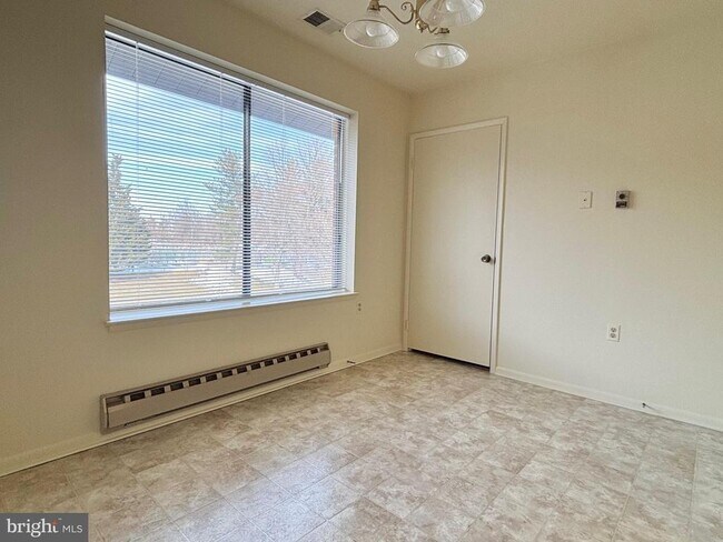 Foto del edificio - 15316 Pine Orchard Dr