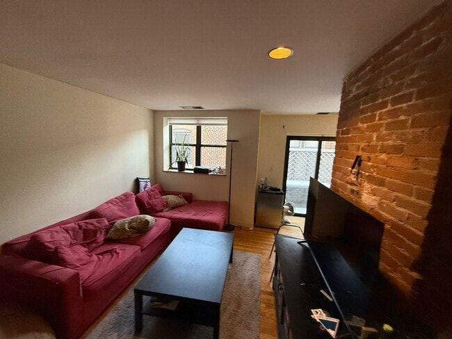 Building Photo - 95 Gainsborough St