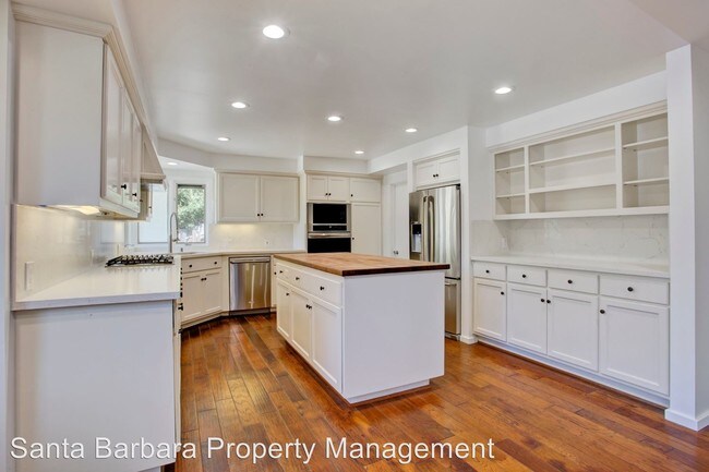 Building Photo - 5 br, 4.5 bath House - 166 Toro Canyon Rd