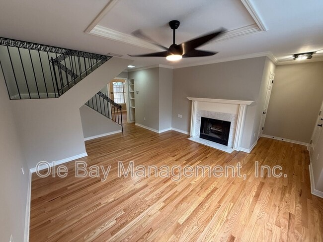 Foto del edificio - 270 Hillcrest Rd