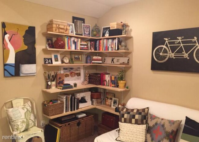 Foto del edificio - 1239 N Monaco Pkwy