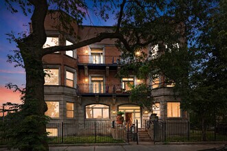 Building Photo - 5014 S King Dr