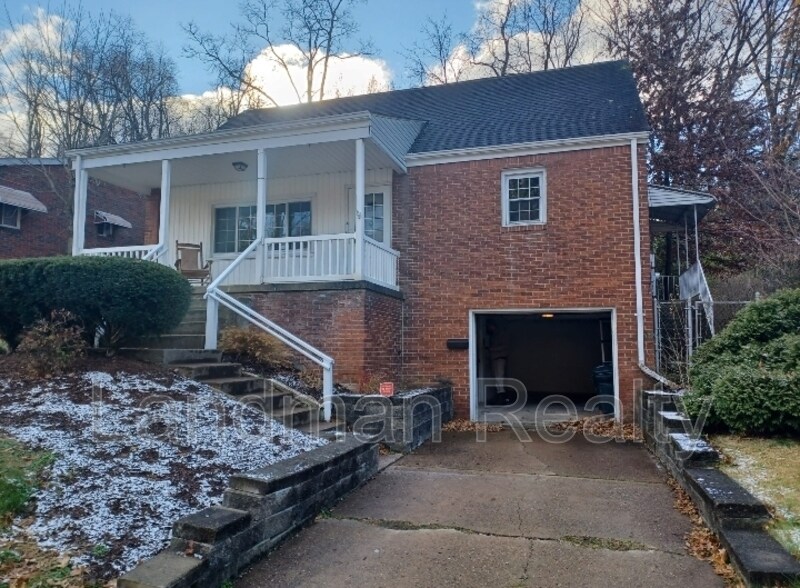 Primary Photo - 416 Springdale Dr
