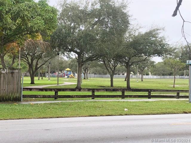 Foto del edificio - 11851 SW 200th St