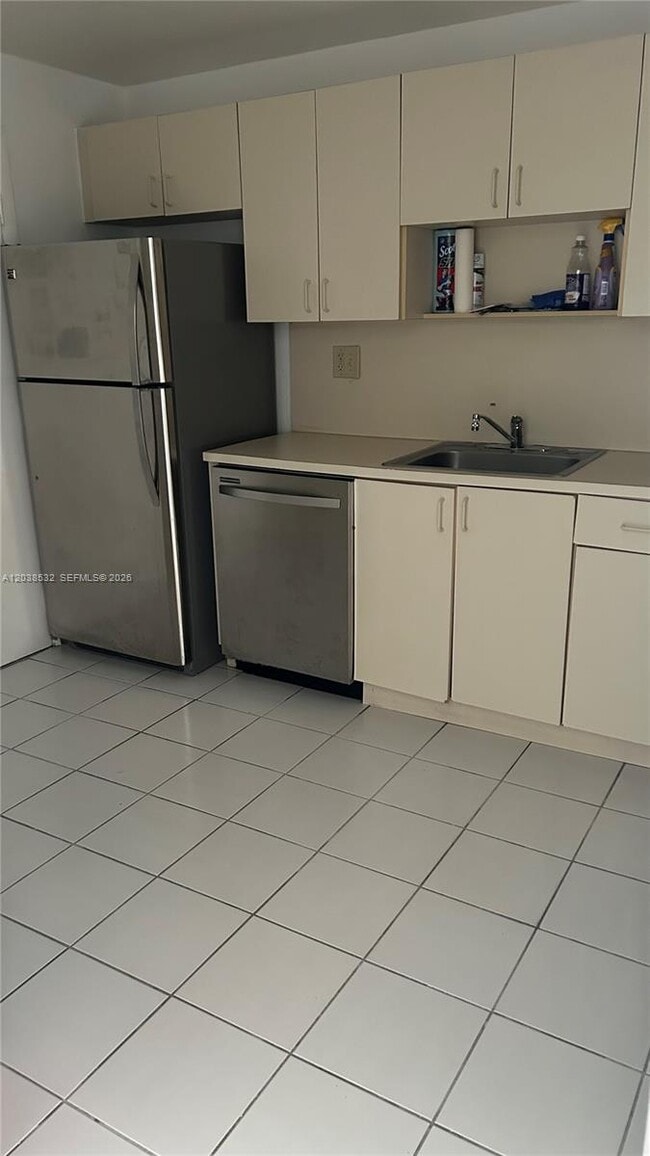 Building Photo - 9962 SW 88th St