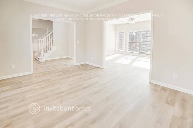 Foto del edificio - 17 Hollow Springs Ln