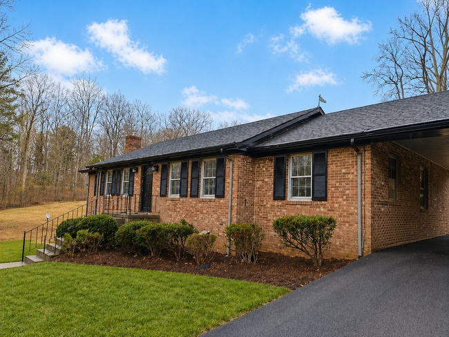“Two Living Spaces. One Incredible Opportunity - “Two Living Spaces. One Incredible Opportunity House