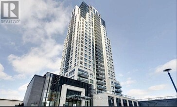Building Photo - 10 Eva Rd