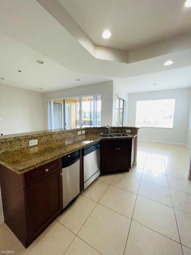 Foto del edificio - 3 br, 2 bath House - 12782 NW 83rd Ct # 36-C