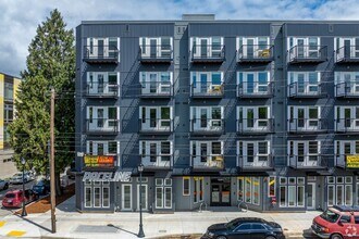 Interior Photo - Paceline