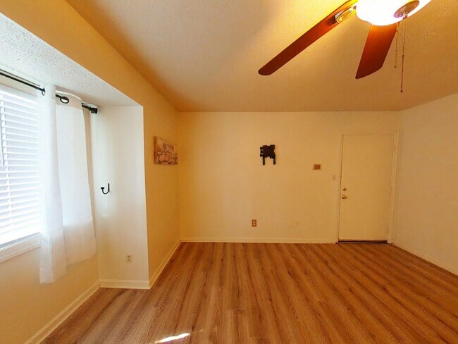 Foto del edificio - 1 Bedroom, 1 Bathroom Condo Rental in Hamp...