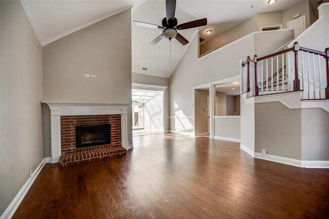 Building Photo - 6817 Chateau Dr