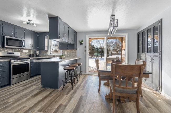 Building Photo - 444 S St Bernard Dr