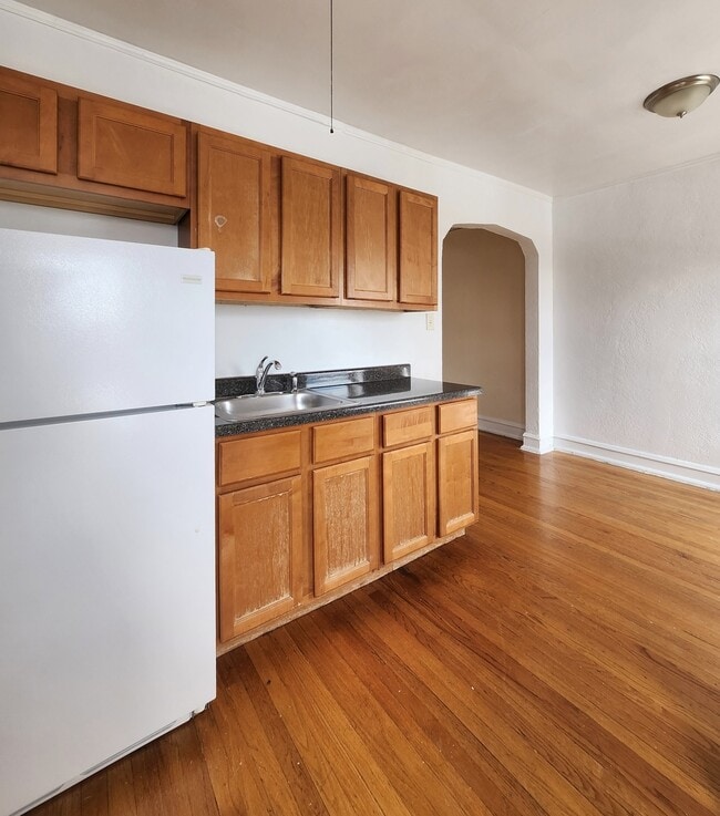 Foto del edificio - 5423 W Montrose Ave